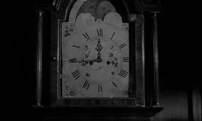 (Loud gasp) ...(Clock chimes) - The City of the Dead