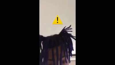 [loud hip-hop music playing] - Look At Me: XXXTENTACION