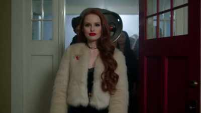 (LOUD MUSIC PLAYING) - Riverdale
