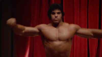 Louie goes through his posing,
and you watch every pose. - Pumping Iron