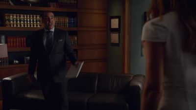 Louis, I need you
to sit down. - Suits