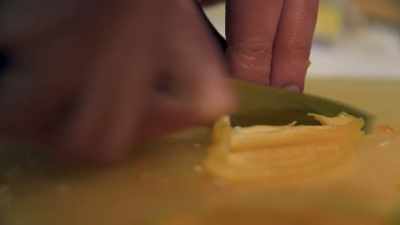 Louis narrates: Amanda
wasn't totally happy. - Louis Theroux: Life on the Edge