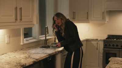 Louisa: Take the bag! - Swindler Seduction