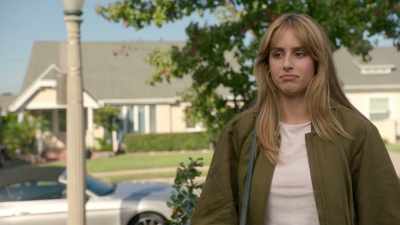 Louise... it's okay. Come on in. - Big Shot