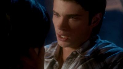 Louise, as much I
want this, I can't have it. - Smallville