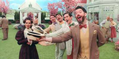 ♪ Love, love, lovers' spat ♪ - Schmigadoon!