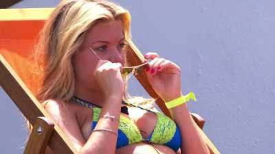 # Love # - Love Island
