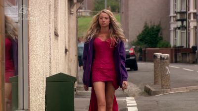 ♪ Love is simple... ♪ - Skins