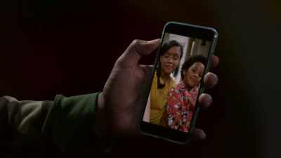 - Love you, Daddy.
- Yeah, me, too. - The Upshaws