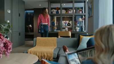 - Love you.
- Love you, too. - Falling in Love in Niagara