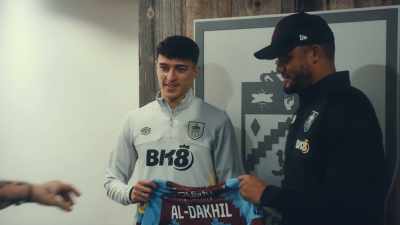 Lovely. Then you can do
a shake your hands one. - Mission to Burnley