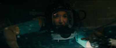[low air alarm sounds] - 47 Meters Down: Uncaged
