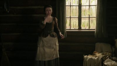 - [low croak]
- [gasps] - Outlander