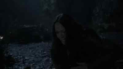 [ Low-pitching beating sound ] - Falling Skies