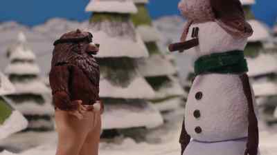 - Lowell!
- Okay, I'll see you later. - Steal the Naughty List