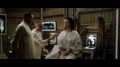 Lt has memoriesWhy does it have memories - Alien: Resurrection