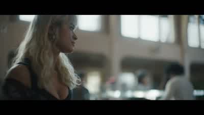 ♪ Can't you see I'm tryin'? - Tell Me Lies