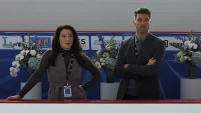 - Taking the ice… - And up. - Finding Her Edge