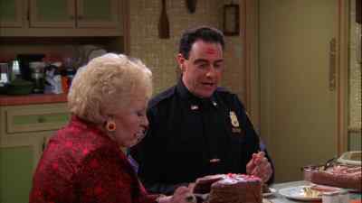 Lt's a nice blouse. - Everybody Loves Raymond