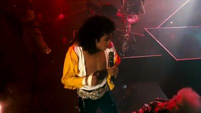 Lt's just a plug It's just a plug ZEKE Yeah you jumped back too - Moonwalker