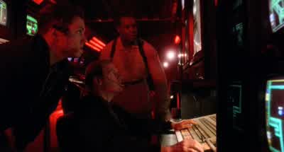 It's moving back against the wall. - Predator 2