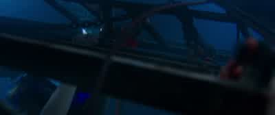 -Lt's stuck. - 47 Meters Down