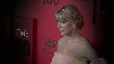 [Lucas]She posted on Twitter saying
that had had conversations - Taylor Swift vs Scooter Braun: Bad Blood
