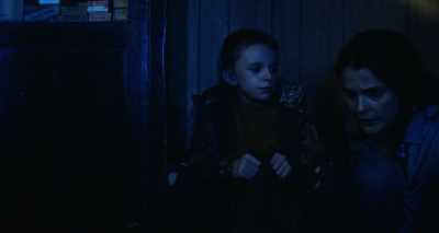 Lucas, stay. Don't move. - Antlers