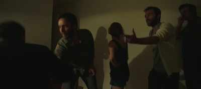 Lucia, take it easy...
Don't touch me! Don't touch me! - The Realm