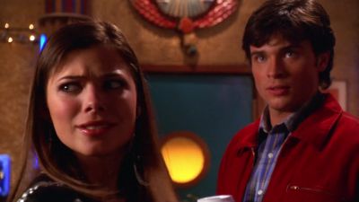 Lucy, who's that guy
staring at you back there? - Smallville
