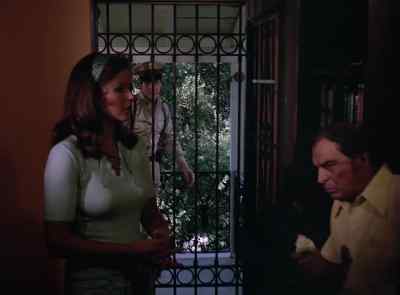 Luis? Hey, Luis!
Quick, open up! - The Six Million Dollar Man