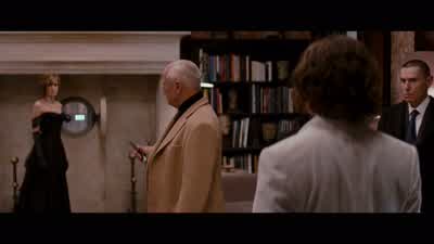 Luk pengeskabet op. - The Tourist