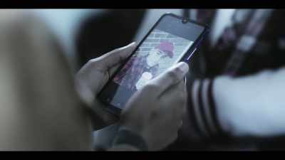 Luna: Who's that in the picture? - Girl in the Video