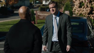 - Lunch with a client? - Something like that. - FBI: Most Wanted