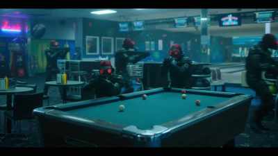 -[Luther] Get down!
-[screaming] - The Umbrella Academy