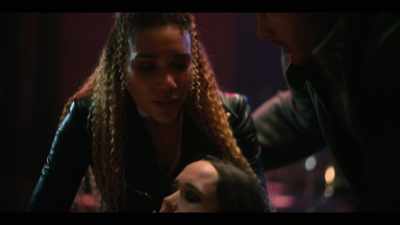 [Luther] Is she alive? - The Umbrella Academy