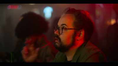 ♪ Luther Vandross' Never Too Much
playing on jukebox ♪ - High Fidelity