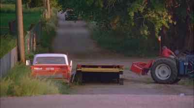 - Lyle, look out! Look out!
- I'm dead! Lyle! - Bobbie Jo and the Outlaw