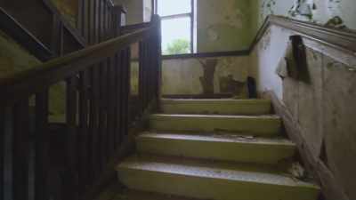 [Lynette]
Dr. Campbell Clark's view - Mysteries of the Abandoned
