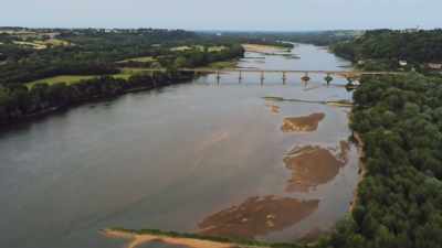 [Lynette] This is a river
that leads right into
the Atlantic Ocean. - Mysteries of the Abandoned