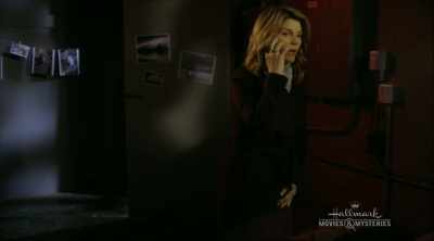 LYNWOOD.
LEAVE A MESSAGE. - Garage Sale Mysteries: Picture a Murder