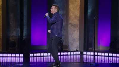 M-aş simţi prost dacă aş fi pitcher - Brian Regan: Nunchucks and Flamethrowers