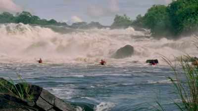 Mắc sai lầm trong vùng nước trắng, - The River Runner