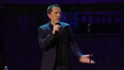 Mă gândesc: „Ce e în capul tău, amice? ” - Gad Elmaleh: American Dream