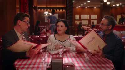 Mă simt bine în privința spectacolului. - Alex Borstein: Corsets & Clown Suits