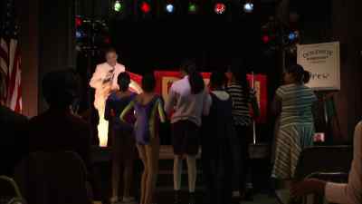 Ma, look, he's lip-synching. - Everybody Hates Chris