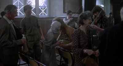         Ma'am,
         happy birthday,
         darling. - Yanks