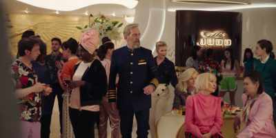 Ma'am, if I had an escape pod - Avenue 5