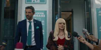-Ma'am!
-Slowly, patiently, one at a time. - Candidatul perfect