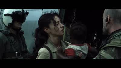 Ma'am, you gotta take this baby! - Tears of the Sun